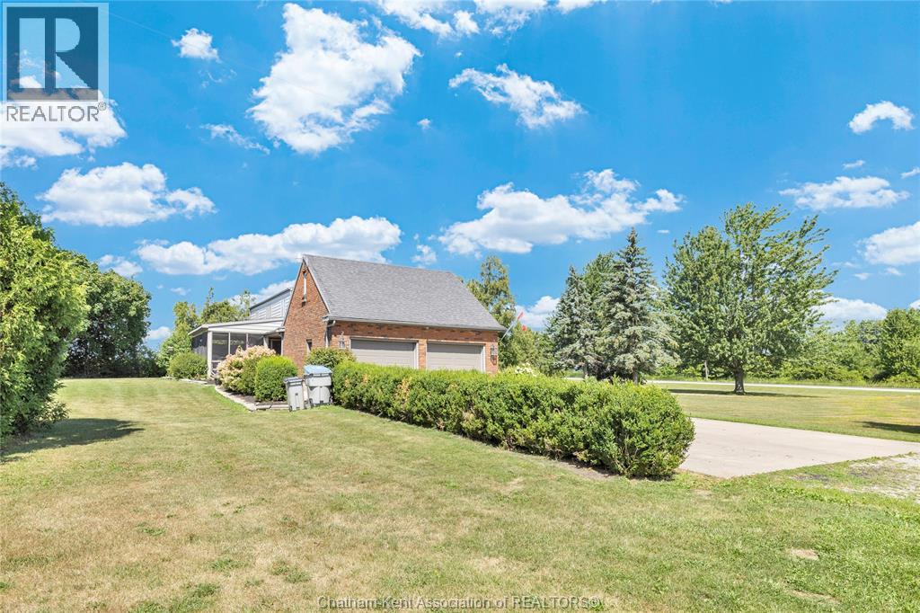4979 Lambton LINE - Image 42