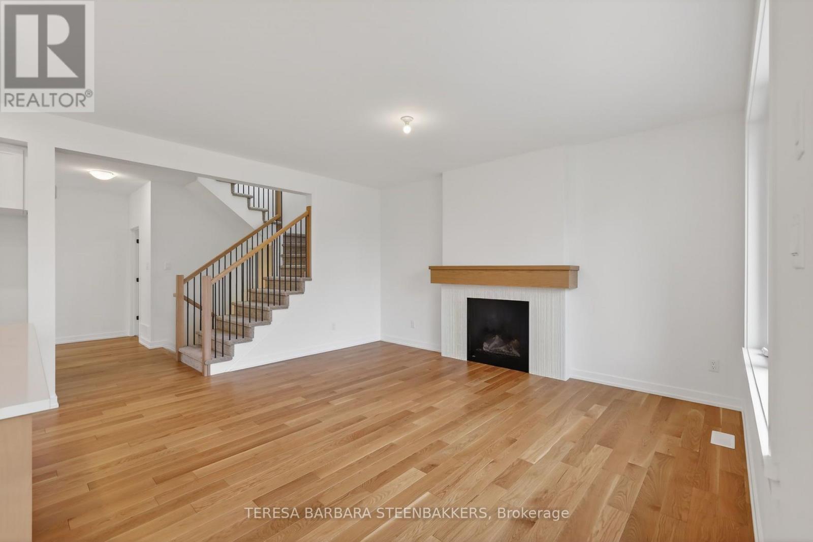 1164 BRONZE AVENUE - 4