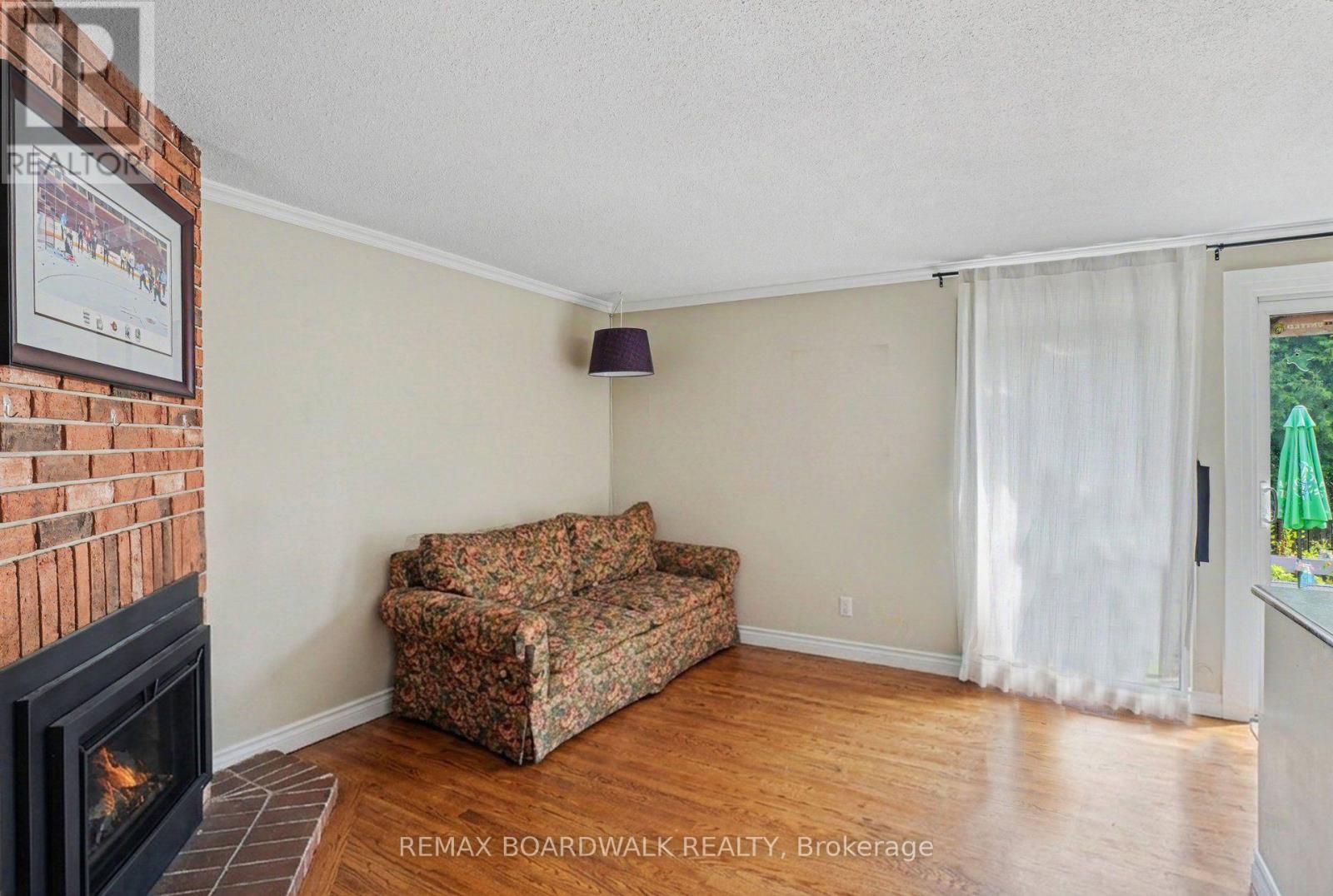 3 Bed, 2 Bath House for Rent in Ottawa – 84 SHERWAY DRIVE, Ottawa – MLS# X13629374 - Image 11