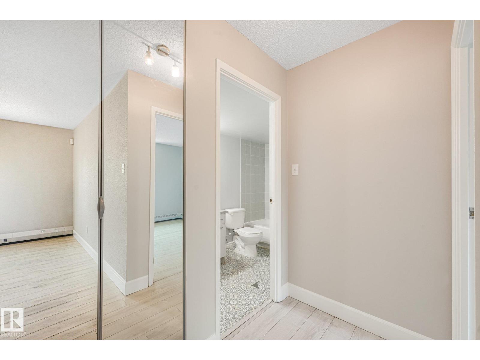 #302 9916 113 ST NW - 17