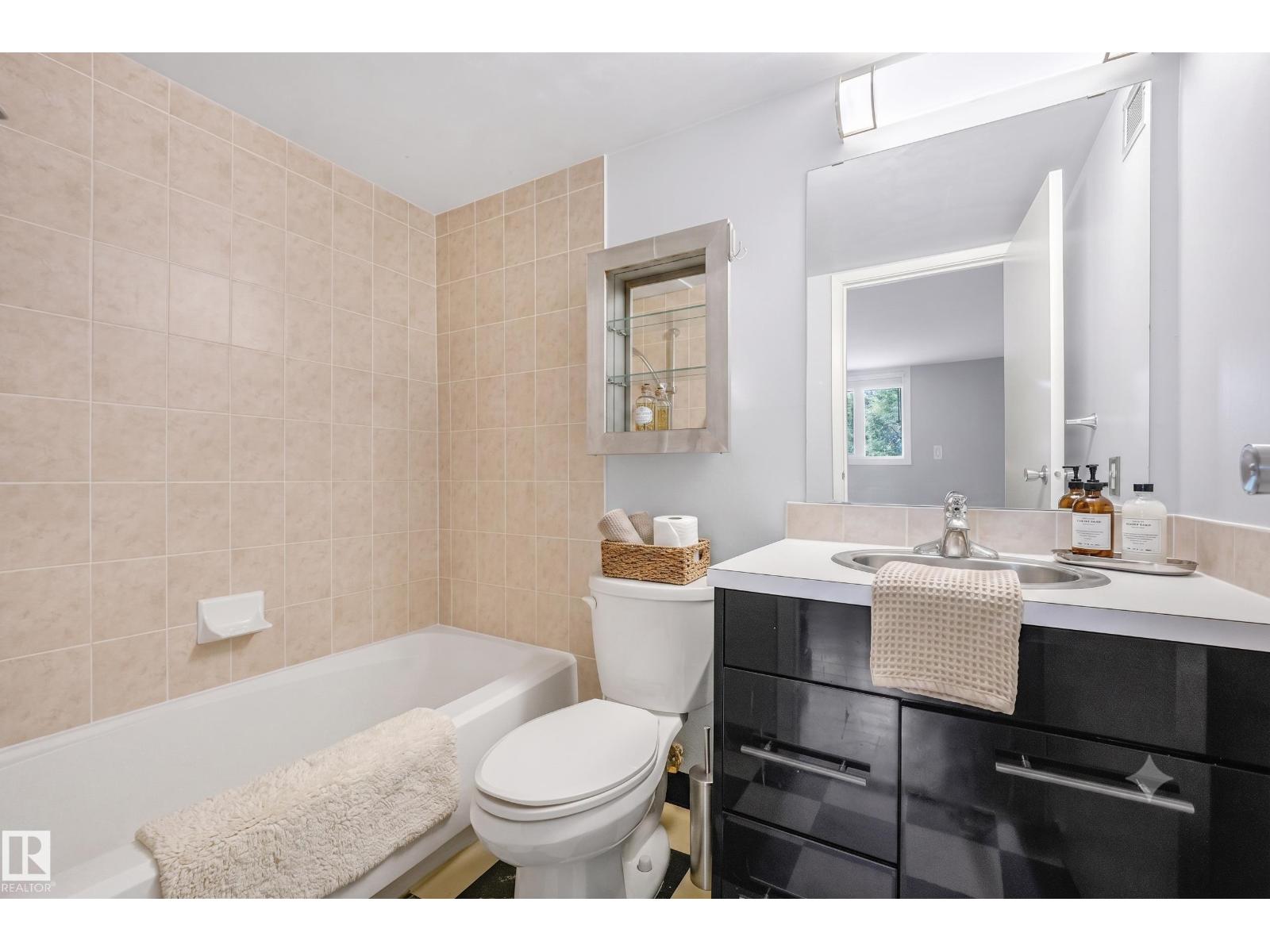 #302 9916 113 ST NW - Image 30