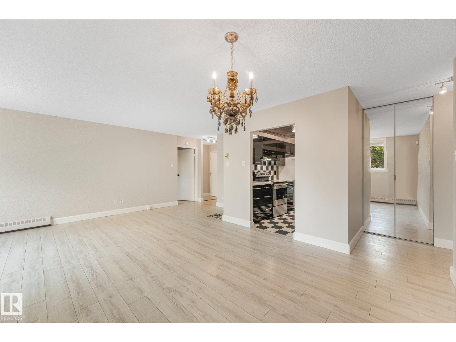 #302 9916 113 ST NW - Image 8