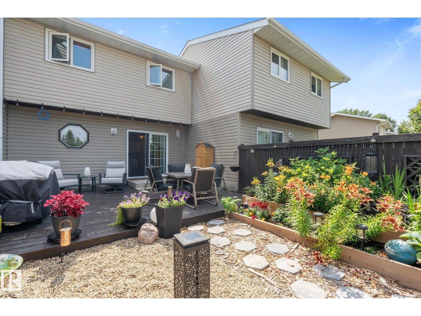 202 SPRUCE GL - Image 41