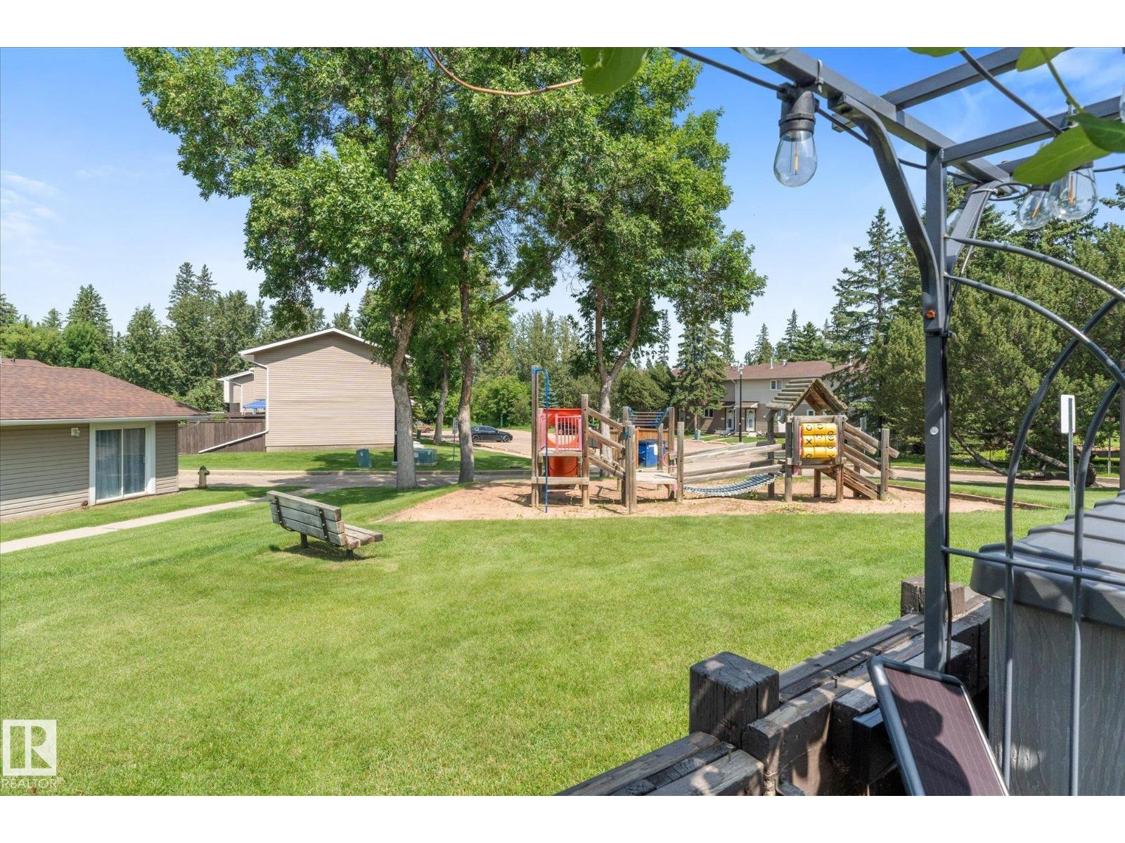 202 SPRUCE GL - Image 43