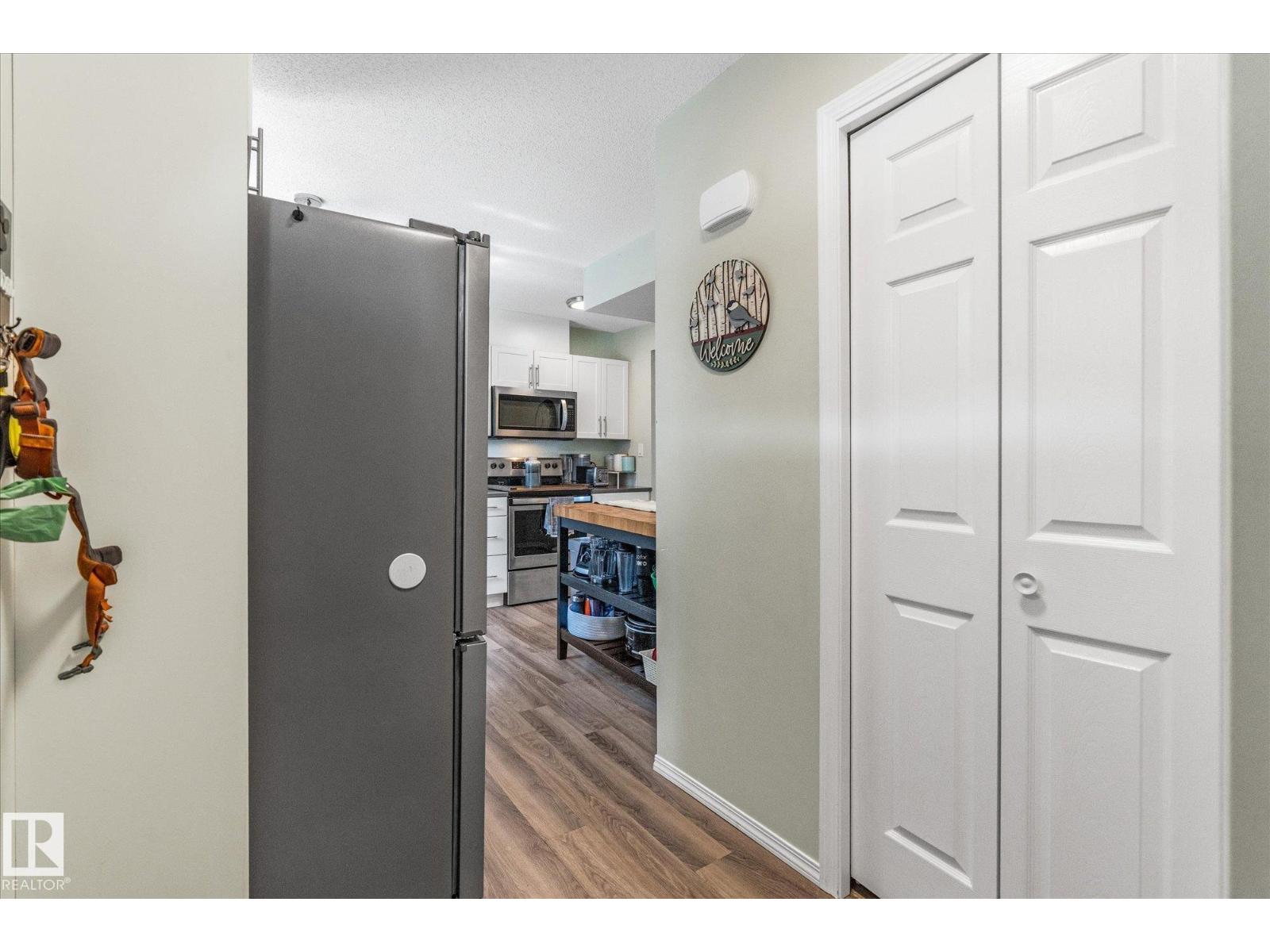 202 SPRUCE GL - Image 7