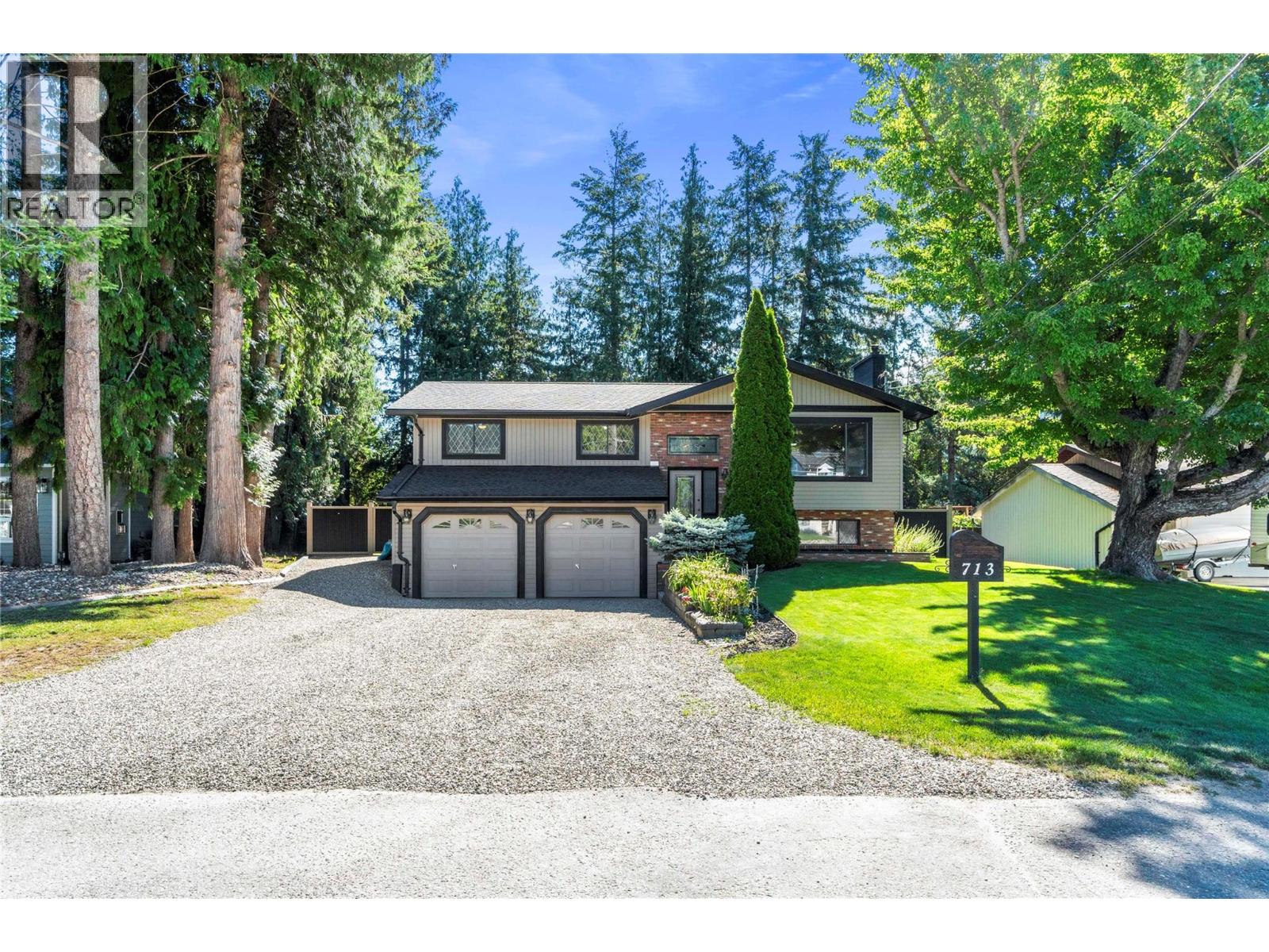 713 Hemlock Crescent S - 1