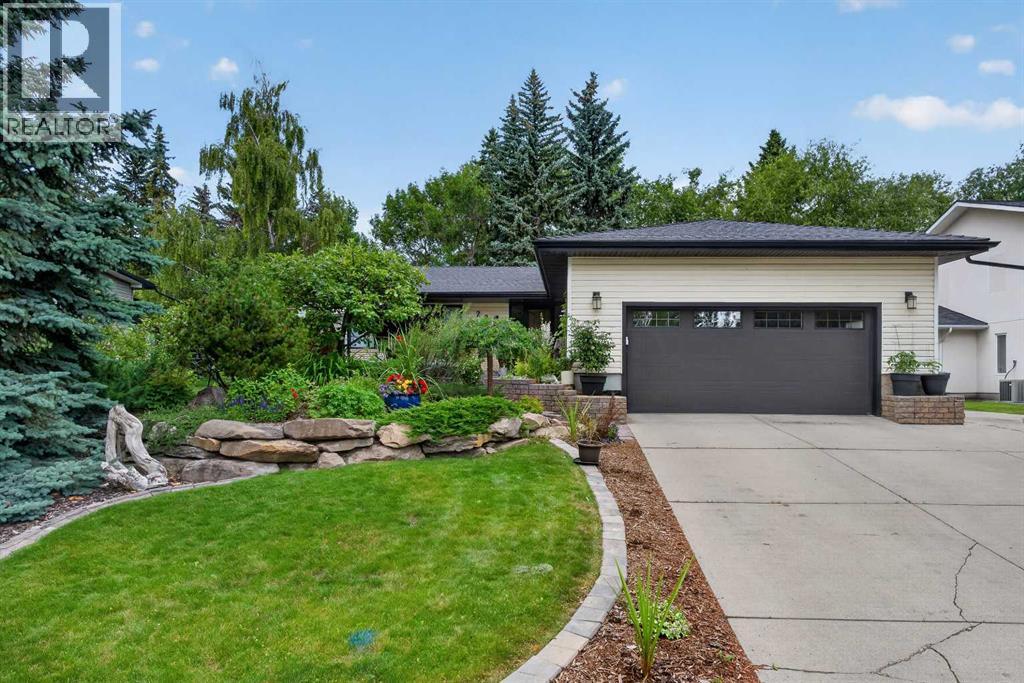 22 Varmoor Place NW, Varsity, Calgary photo 1