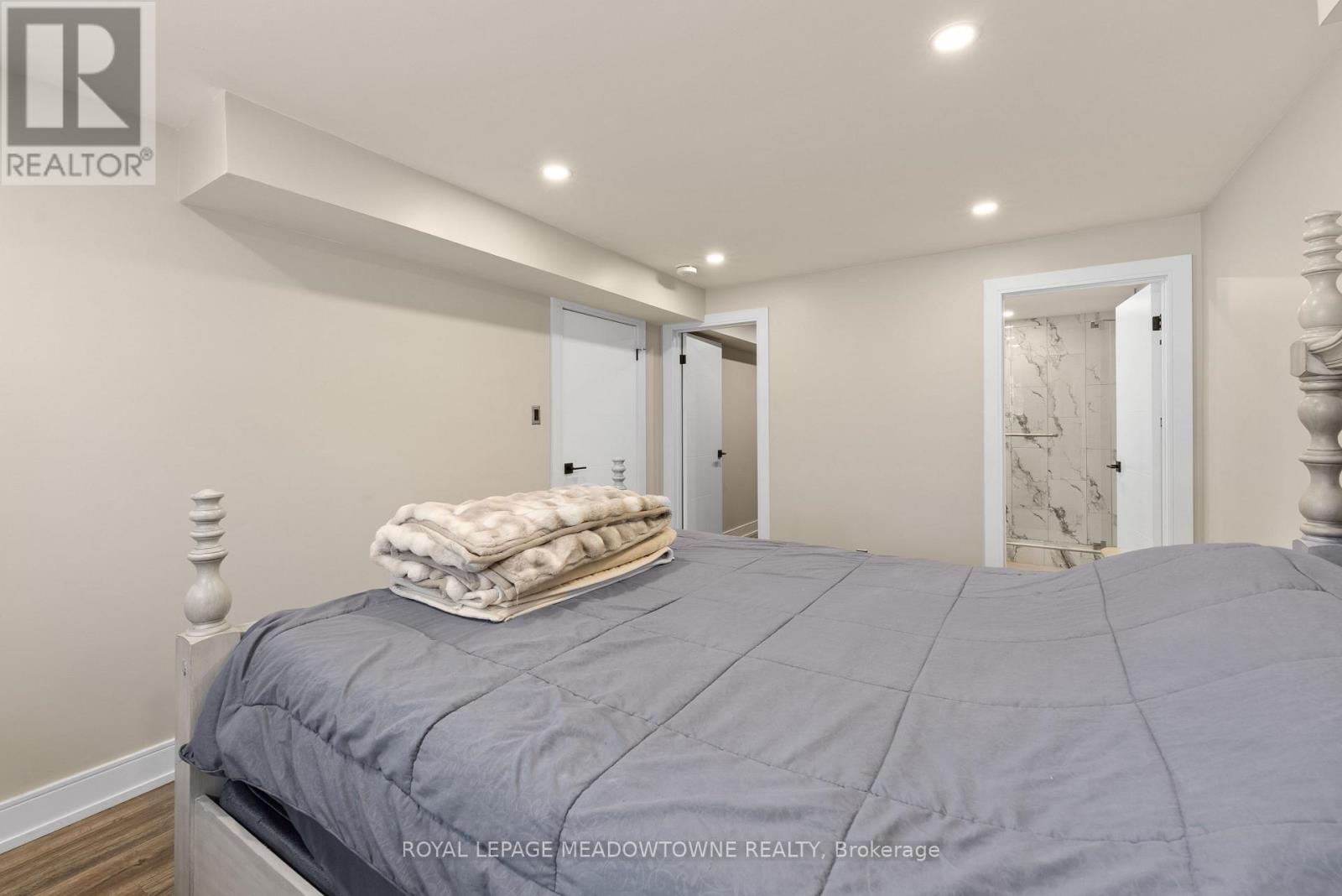 1268 FOREST HILL - Image 29