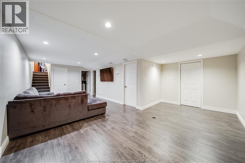 #3 110 MARINE DRIVE - 36