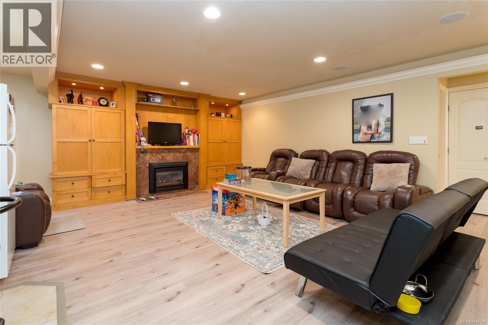 804 Bucktail Rd - 40