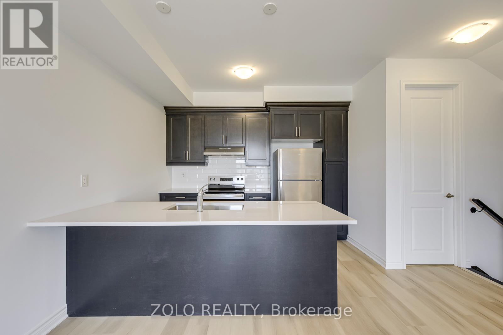 1572 RUTLAND CRESCENT - 5