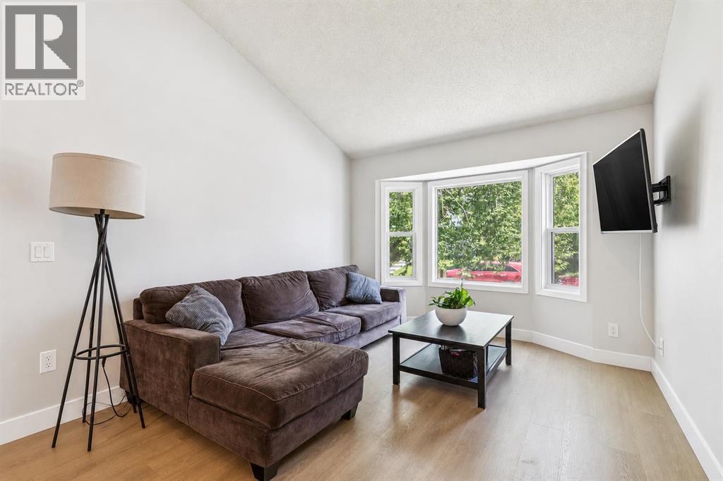 189 Deerfield Terrace SE, Deer Ridge, Calgary photo 3