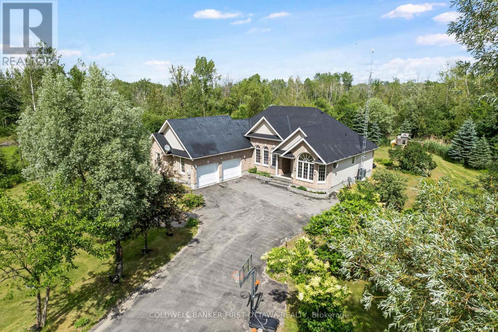 11 RIDEAU CROSSING CRESCENT - Image 3