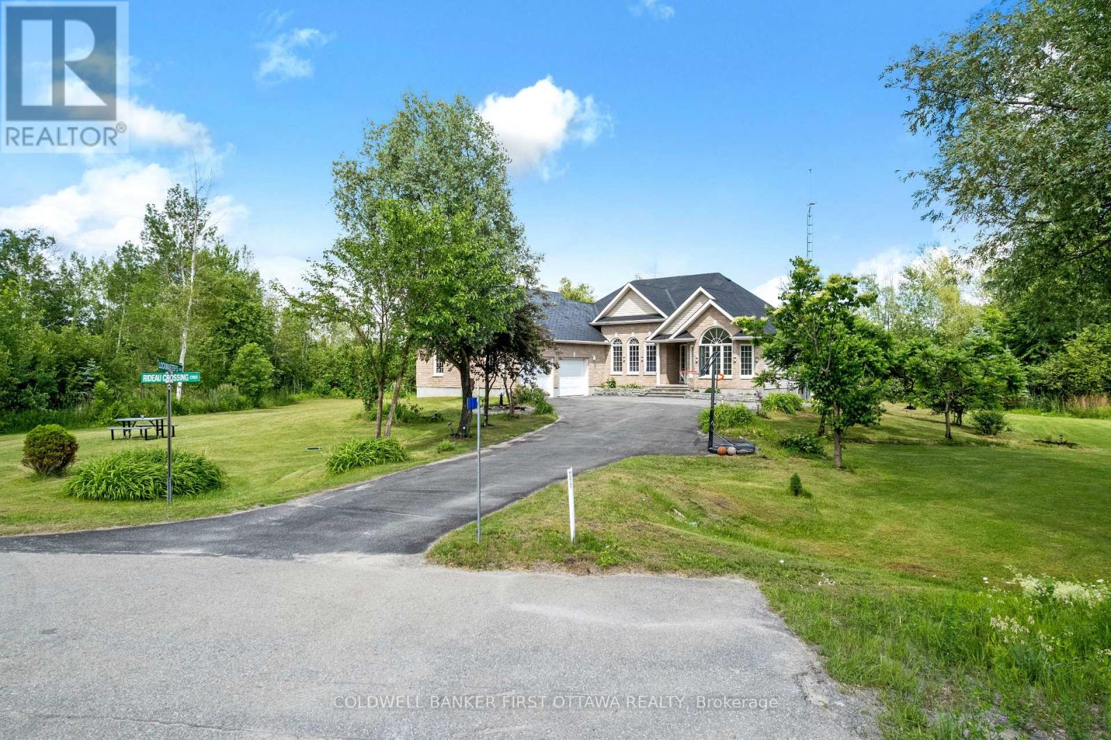 11 RIDEAU CROSSING CRESCENT - Image 4