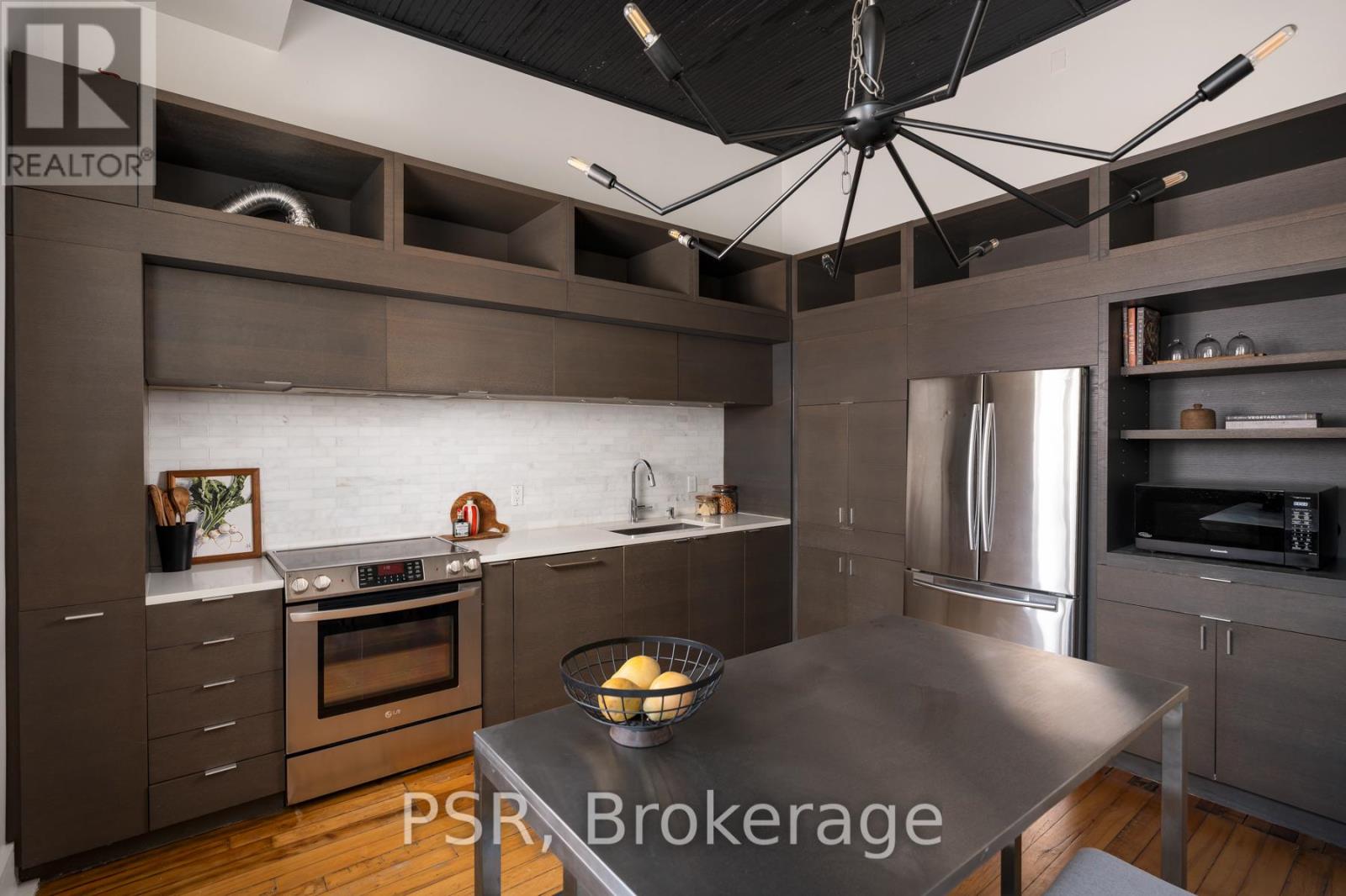 #8 20 BROCKTON AVENUE - 29