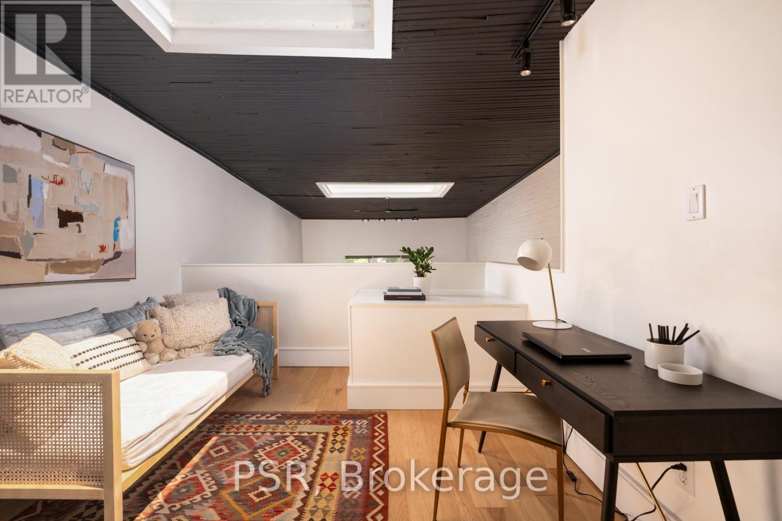 #8 20 BROCKTON AVENUE - 31