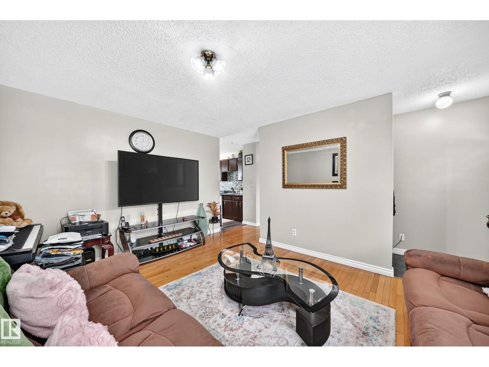 9824 171 AV NW - 10