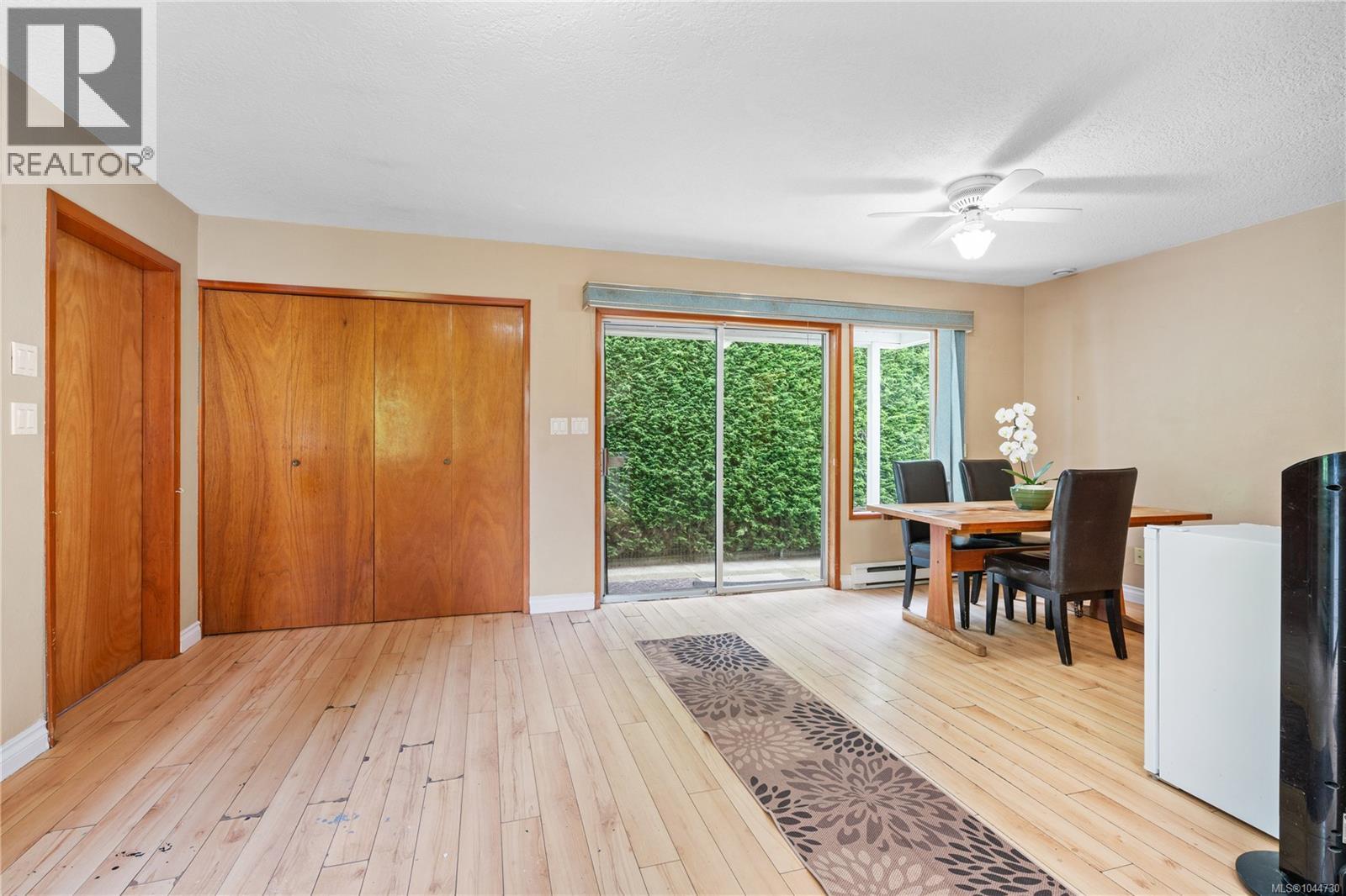 2 1215 Stelly's Cross Road, Central Saanich