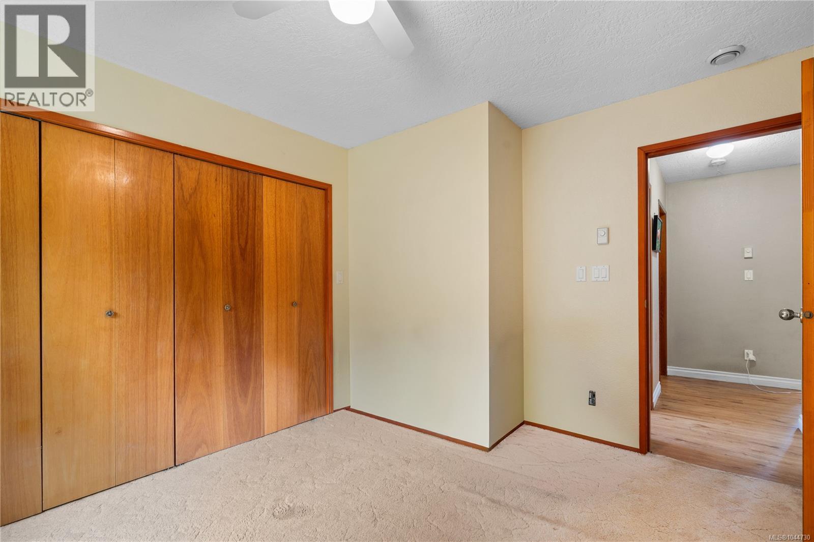 2 1215 Stelly's Cross Road, Central Saanich