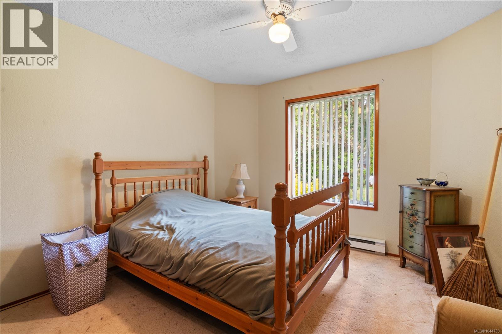 2 1215 Stelly's Cross Road, Central Saanich
