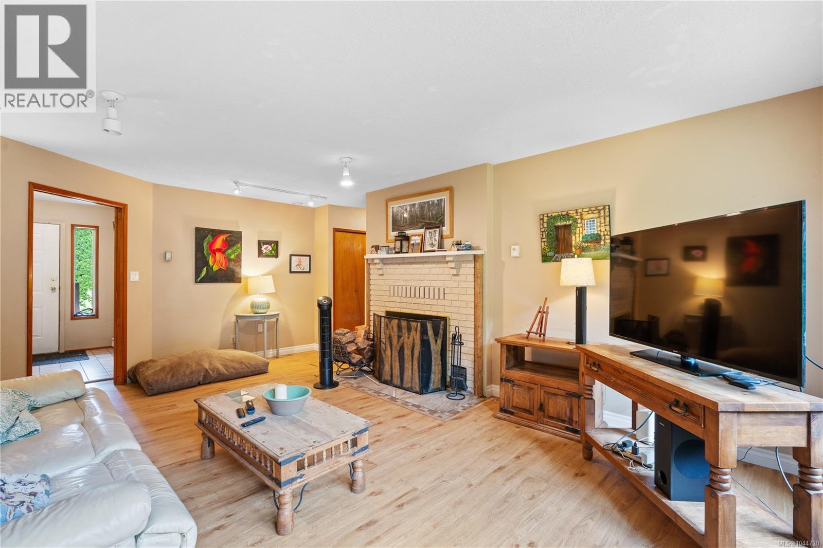 2 1215 Stelly's Cross Road, Central Saanich