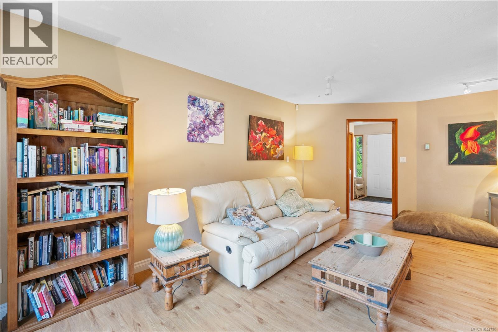 2 1215 Stelly's Cross Road, Central Saanich