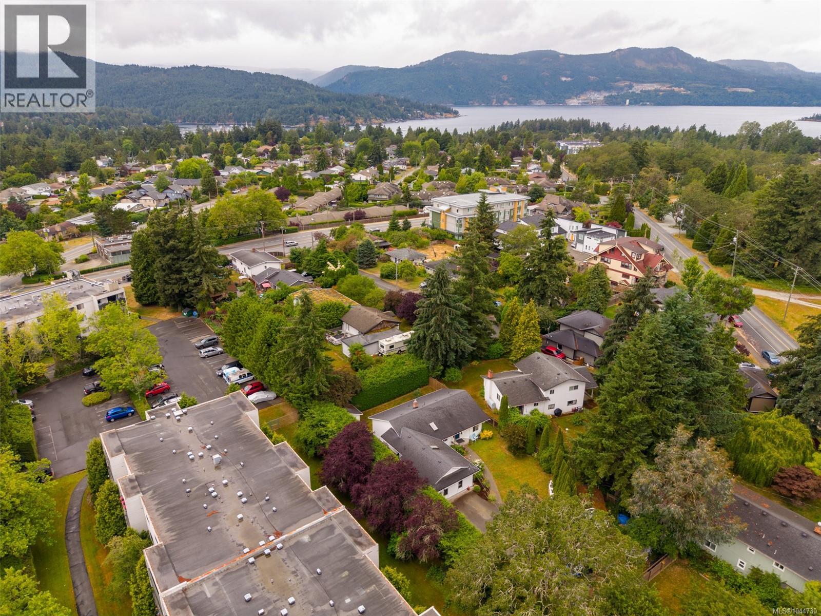 2 1215 Stelly's Cross Road, Central Saanich