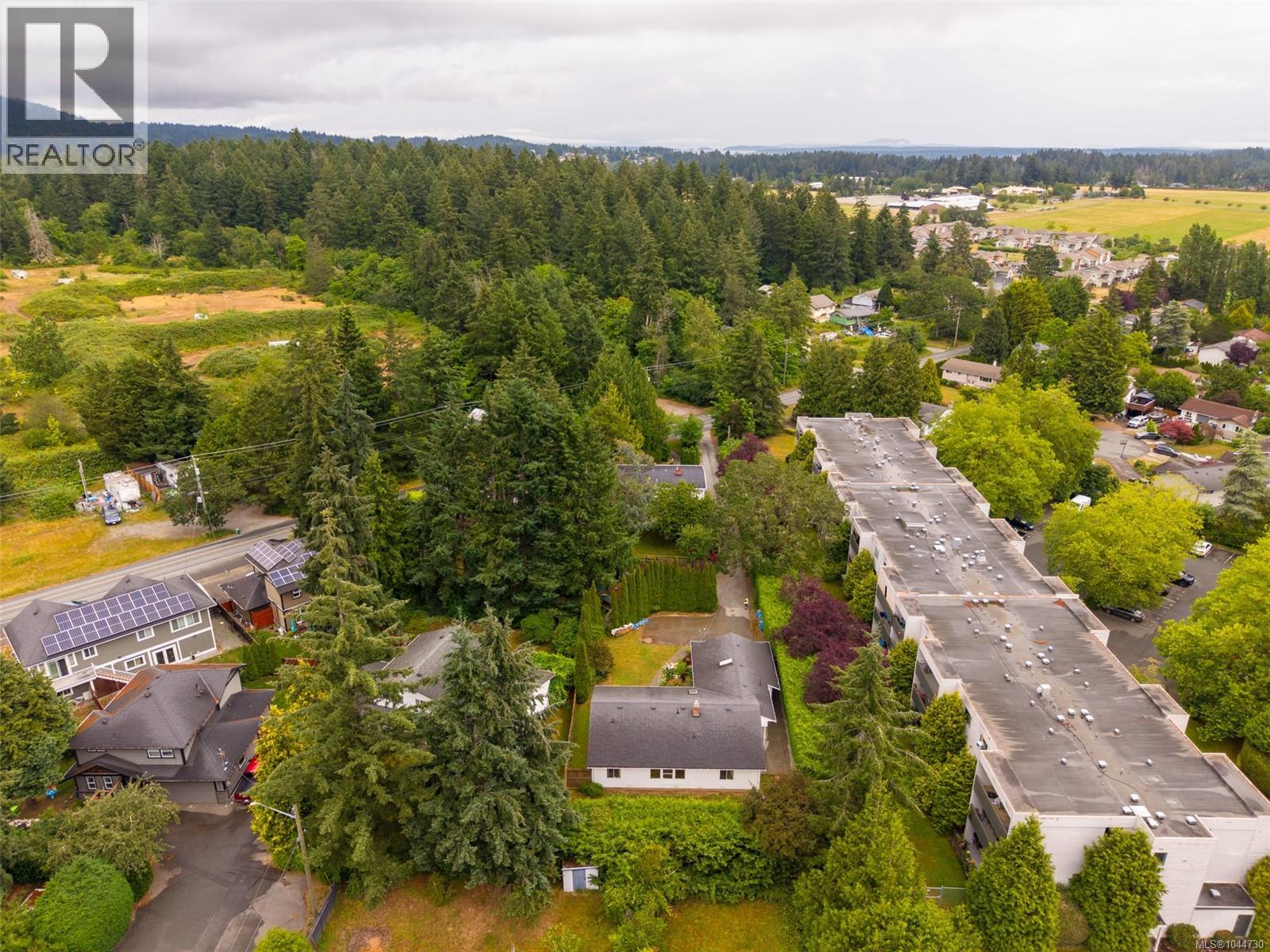 2 1215 Stelly's Cross Road, Central Saanich