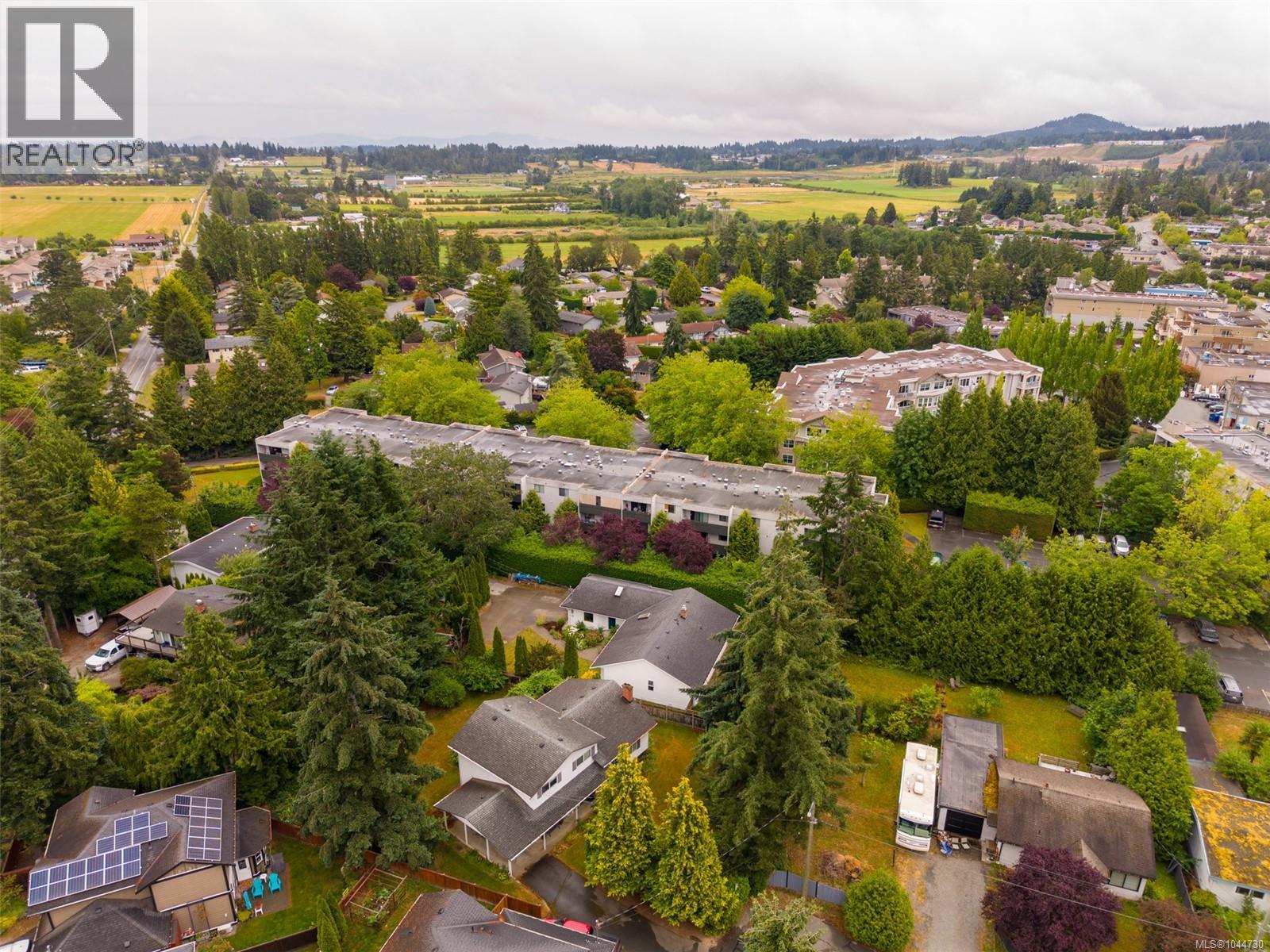 2 1215 Stelly's Cross Road, Central Saanich