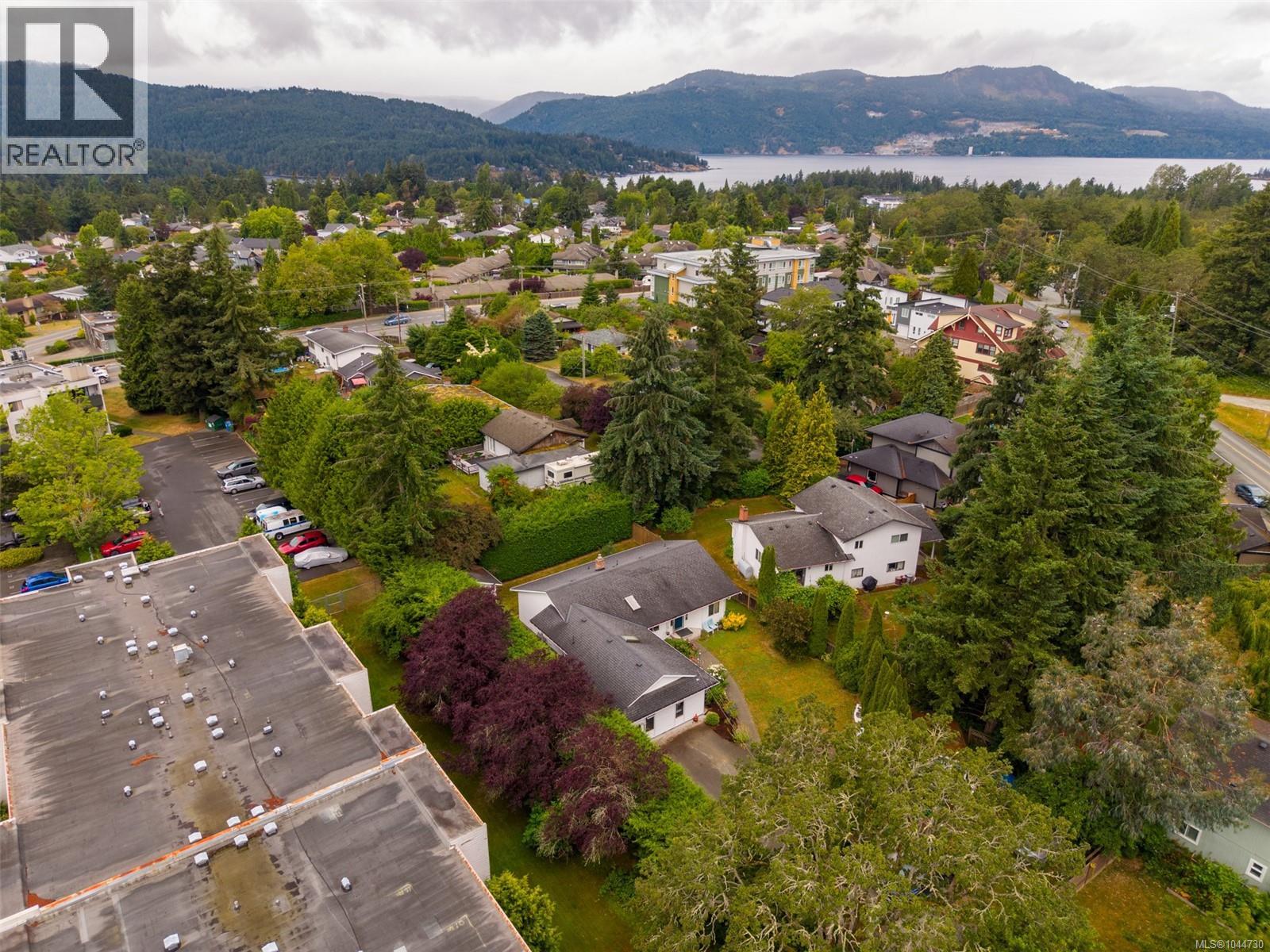 2 1215 Stelly's Cross Road, Central Saanich