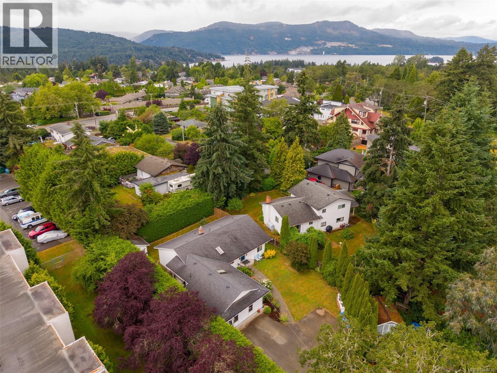 2 1215 Stelly's Cross Road, Central Saanich