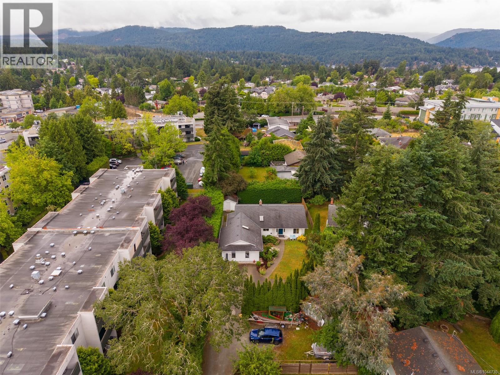 2 1215 Stelly's Cross Road, Central Saanich