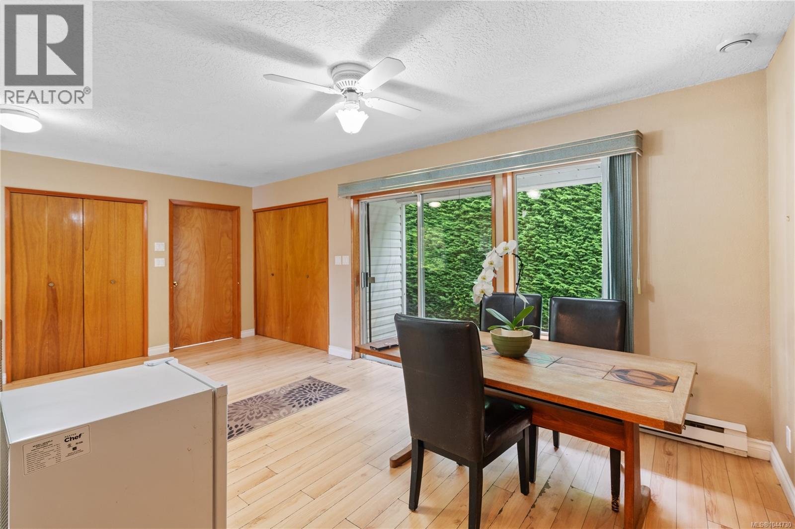 2 1215 Stelly's Cross Road, Central Saanich