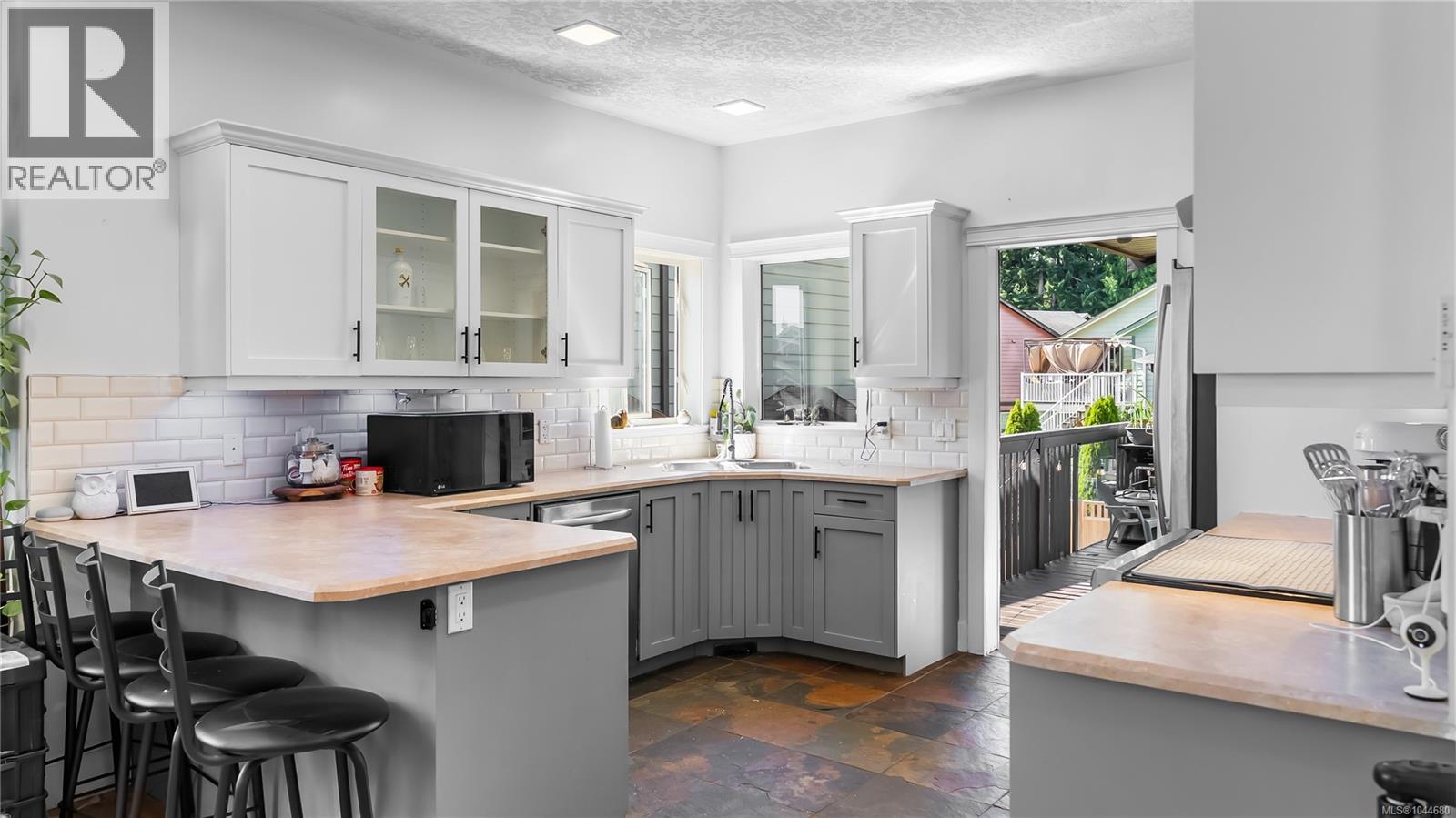 2282 Church Hill Dr - 7