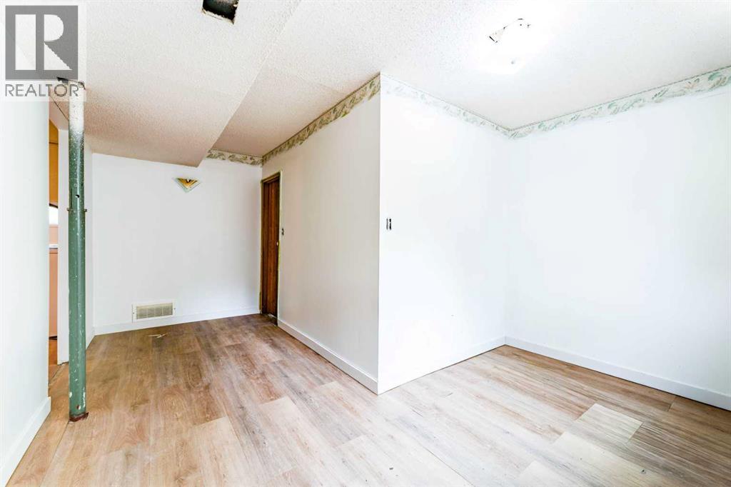6823 4 Avenue SE - 25