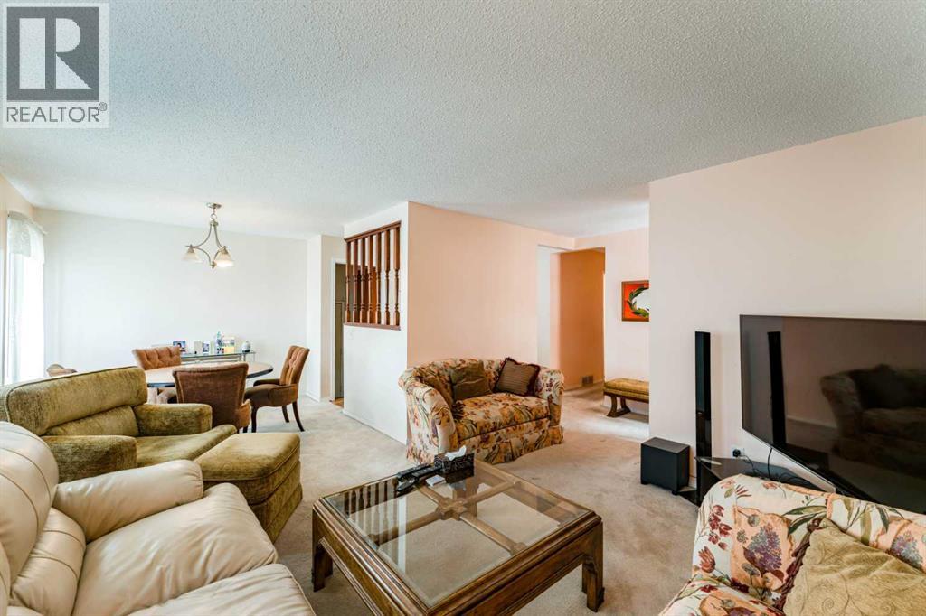 6823 4 Avenue SE, Penbrooke Meadows, Calgary photo 5