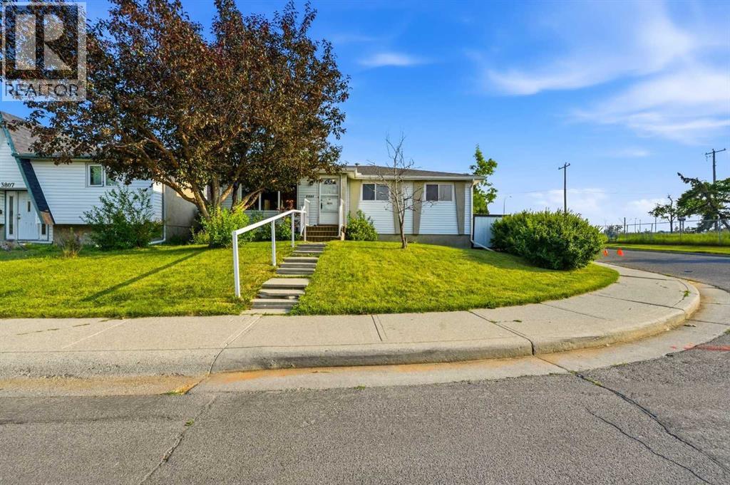 3803 14 Avenue NE, Marlborough, Calgary photo 3