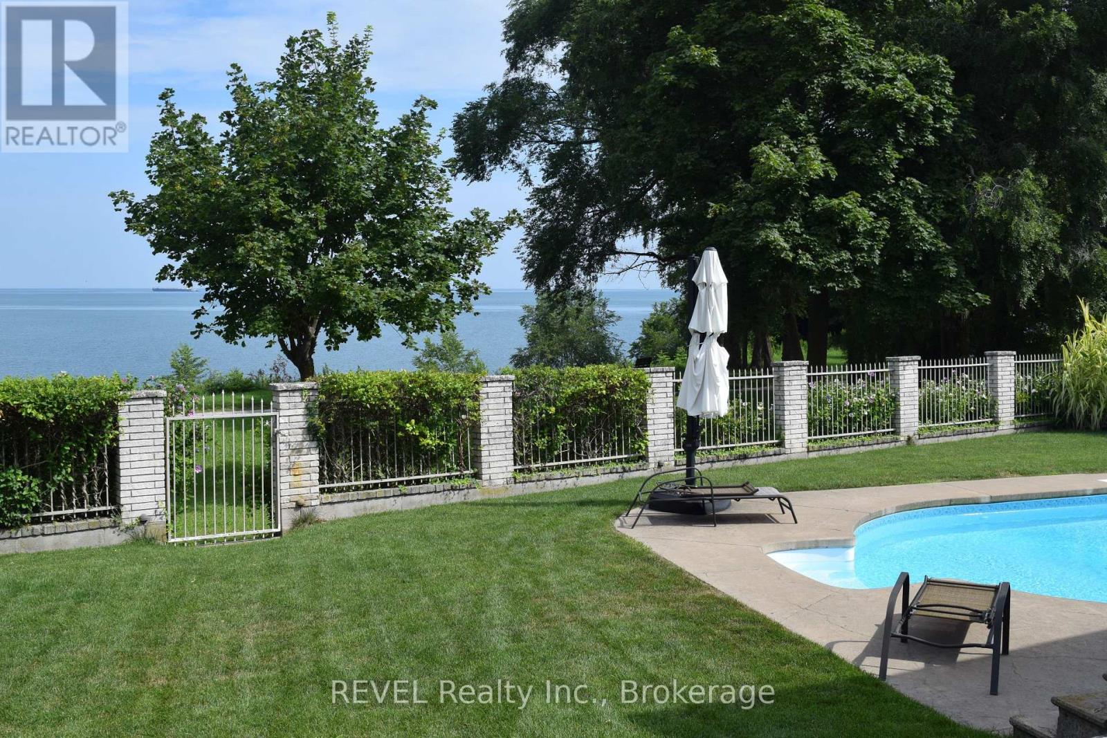 53 BEACHVIEW DRIVE - 42