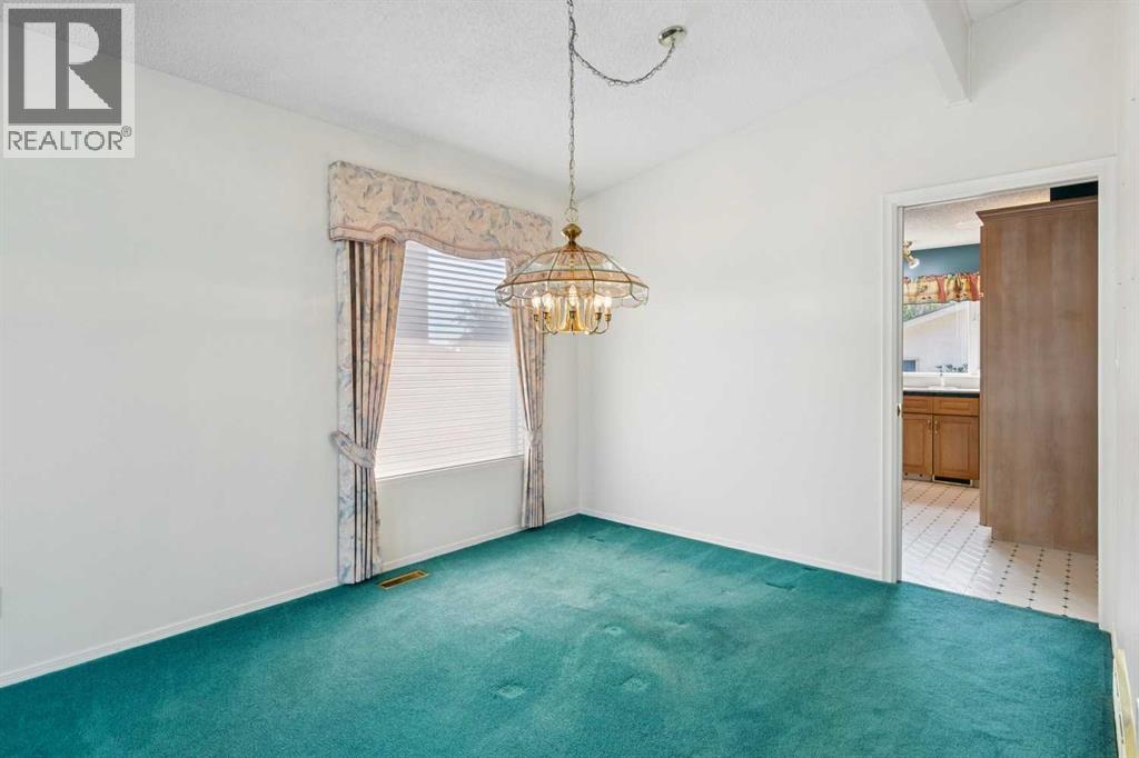 567 Parkridge Drive SE, Parkland, Calgary photo 4