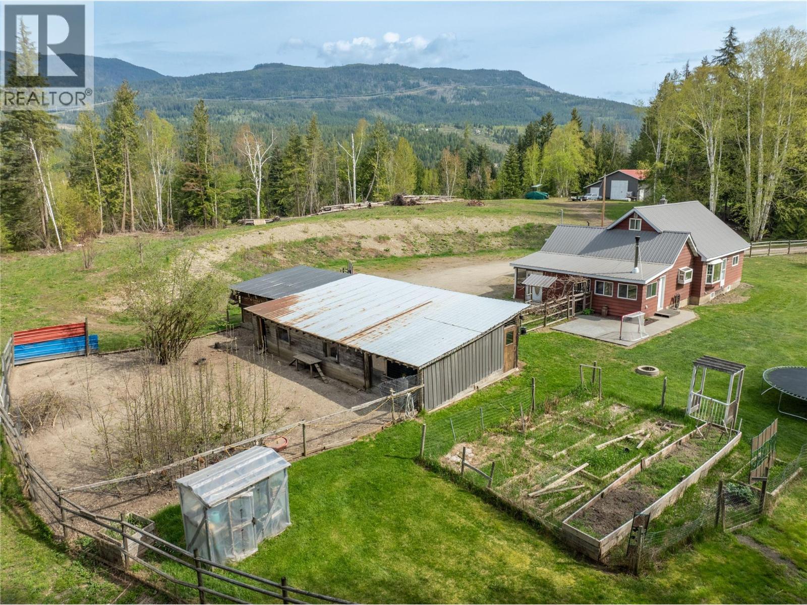 3381 Trinity Valley Road, Enderby — photo 3