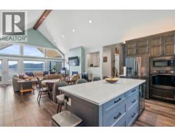 4pc Ensuite bath - 4498 Squilax Anglemont Road Unit# 6, Scotch Creek, BC V0E1M5 Photo 7