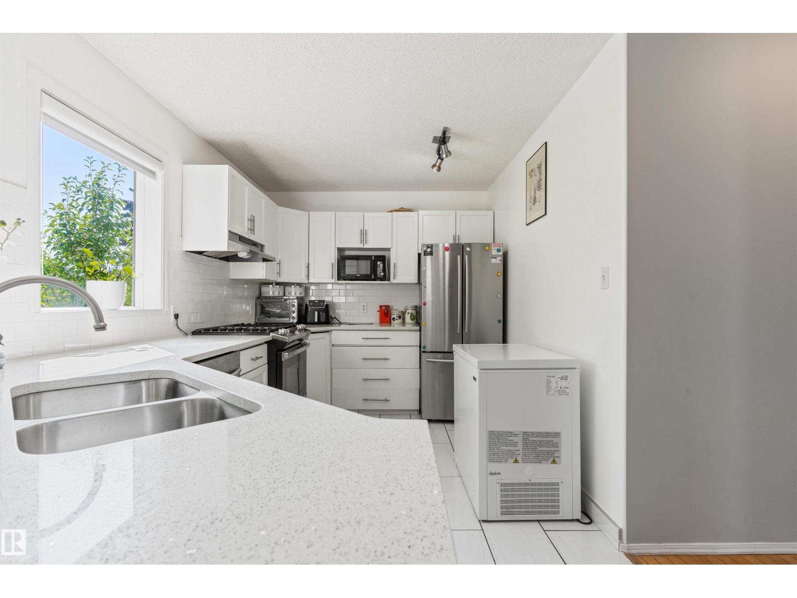 15817 102 AV NW - Image 11