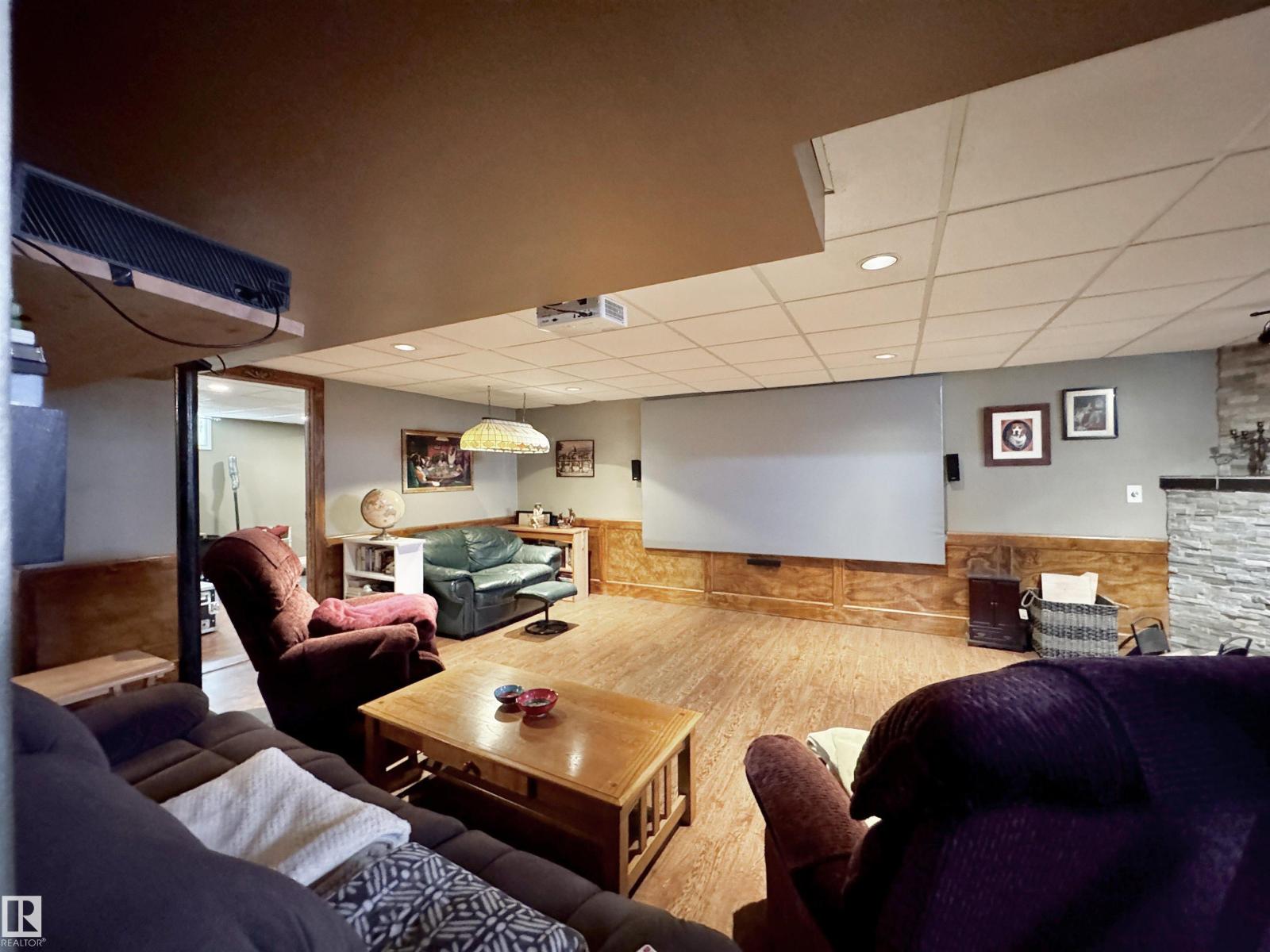 119 GARLAND CR - Image 39