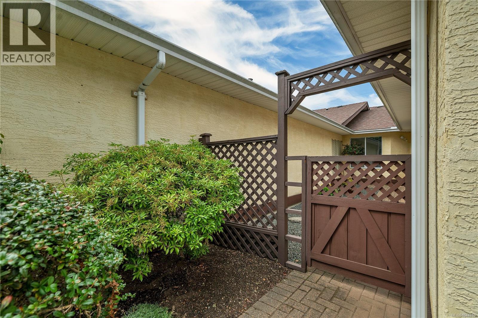 #9 605 Rockland Rd - Image 35