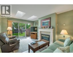 Living room - 9 605 Rockland Rd, Campbell River, BC V9W7X1 Photo 8