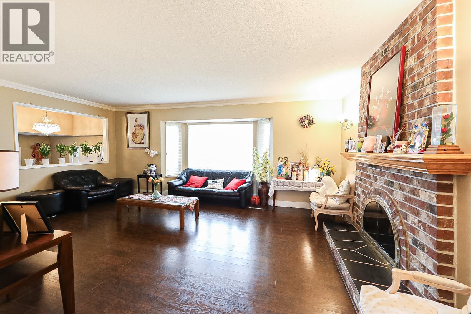 4 Bed, 3 Bath House for Sale in Richmond – 10340 BAMBERTON DRIVE, Richmond – MLS# R3151757 - Image 11