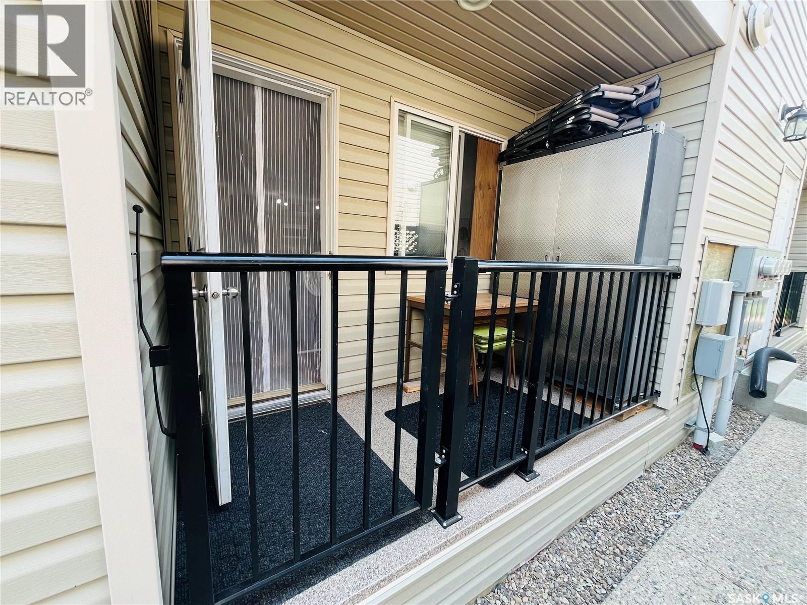 #102 825 Gladstone STREET E - 16