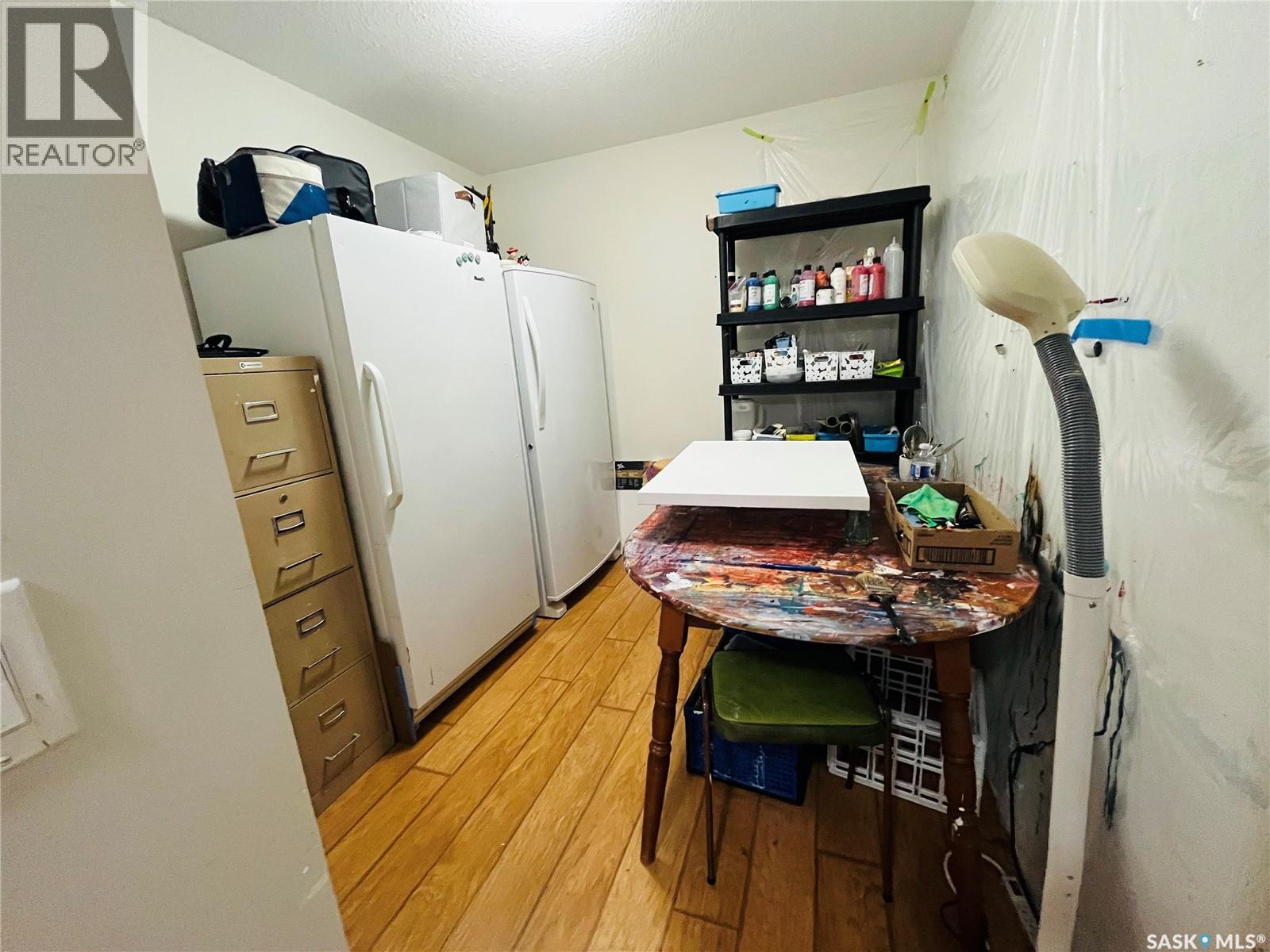 #102 825 Gladstone STREET E - Image 5