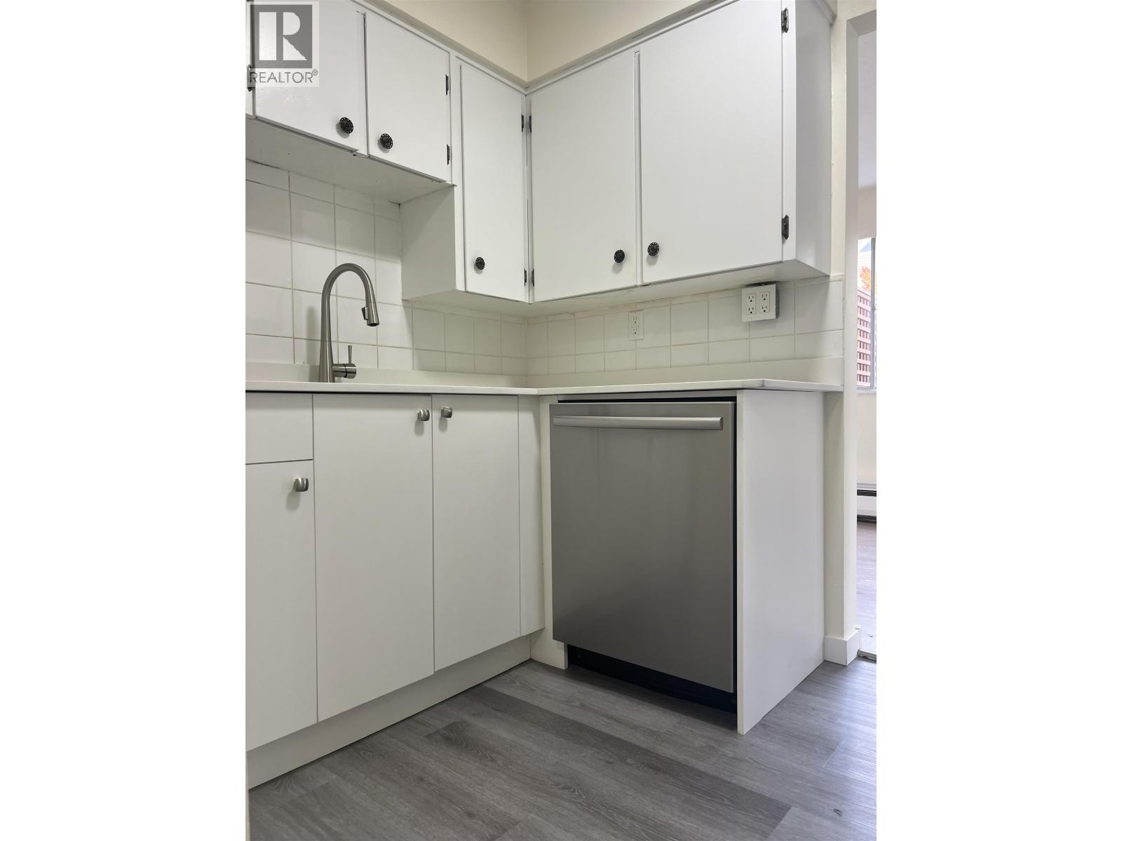 101 3481 SEFTON STREET, Port Coquitlam