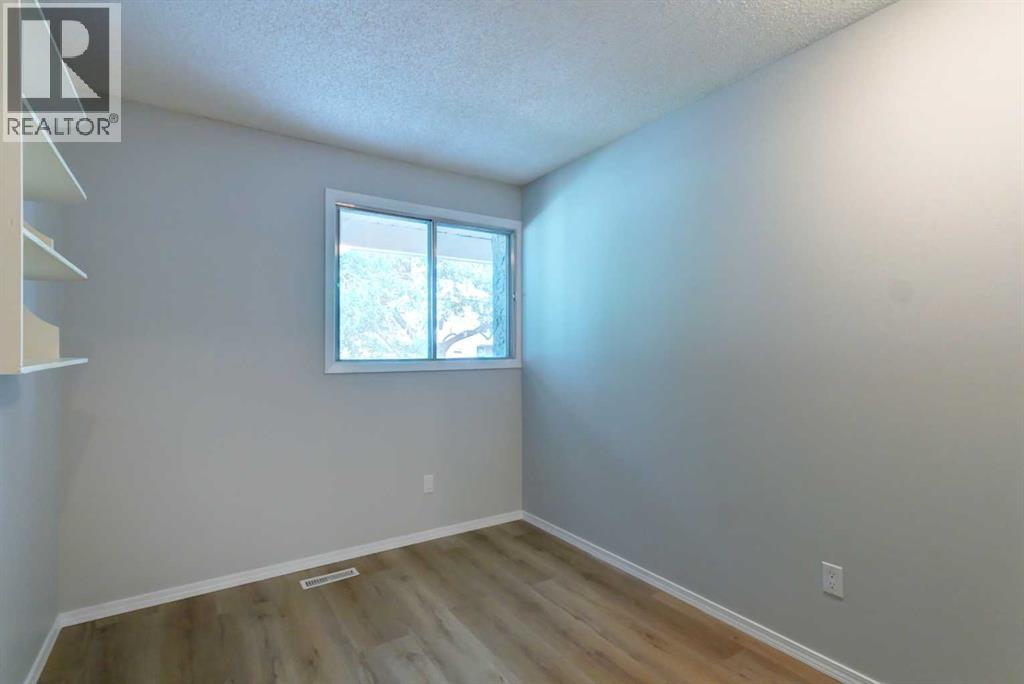 #37 3015 51 Street SW - 21